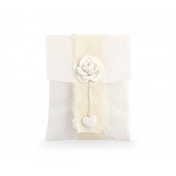 BUSTA C/ROSA SOFT BIANCA E NASTRO COTONE SFRANGIATO 11x14cm 12pz